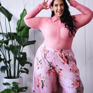 ashley nell tipton floral wide leg pants 🌺🌈
